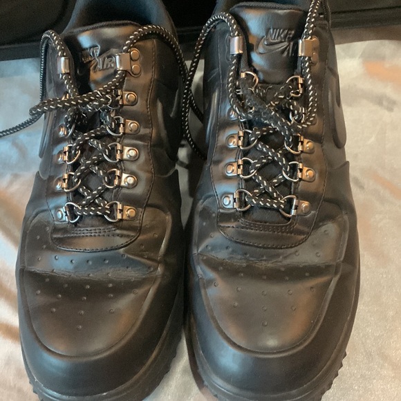 NIKE - Picture 4 of 6